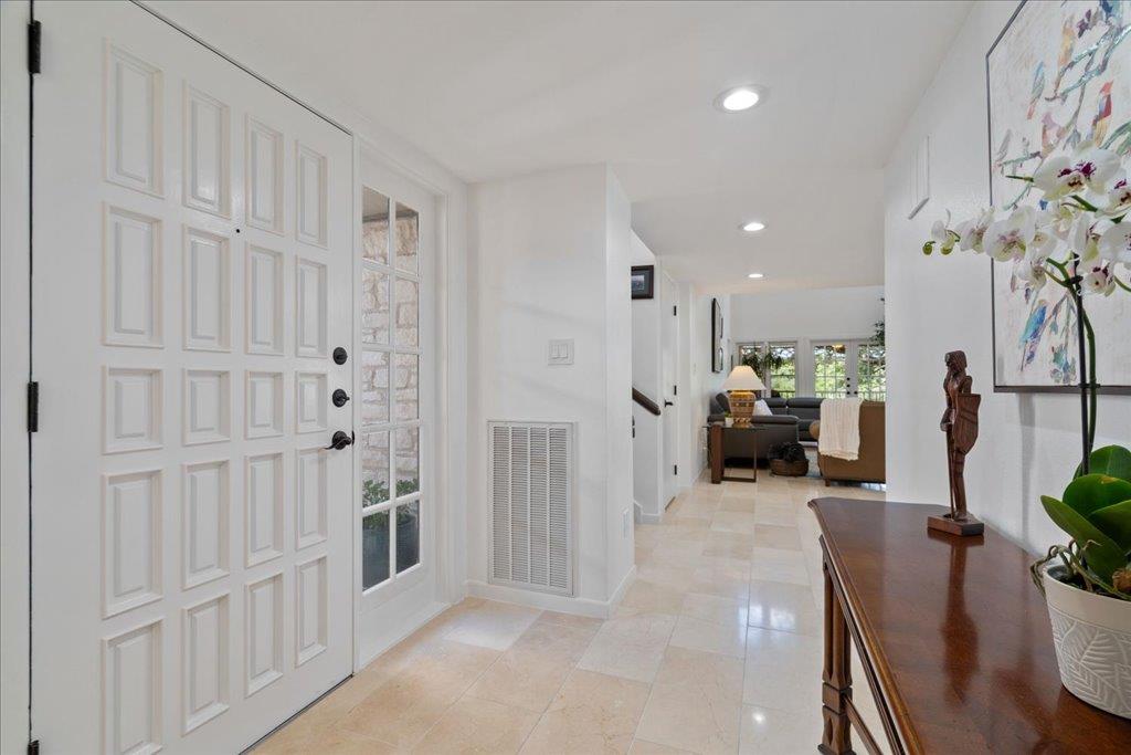 110 West Eagle DR