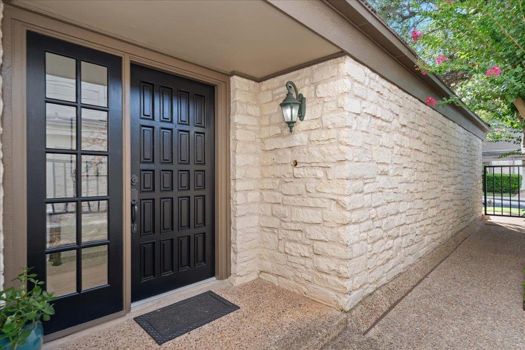 110 West Eagle DR