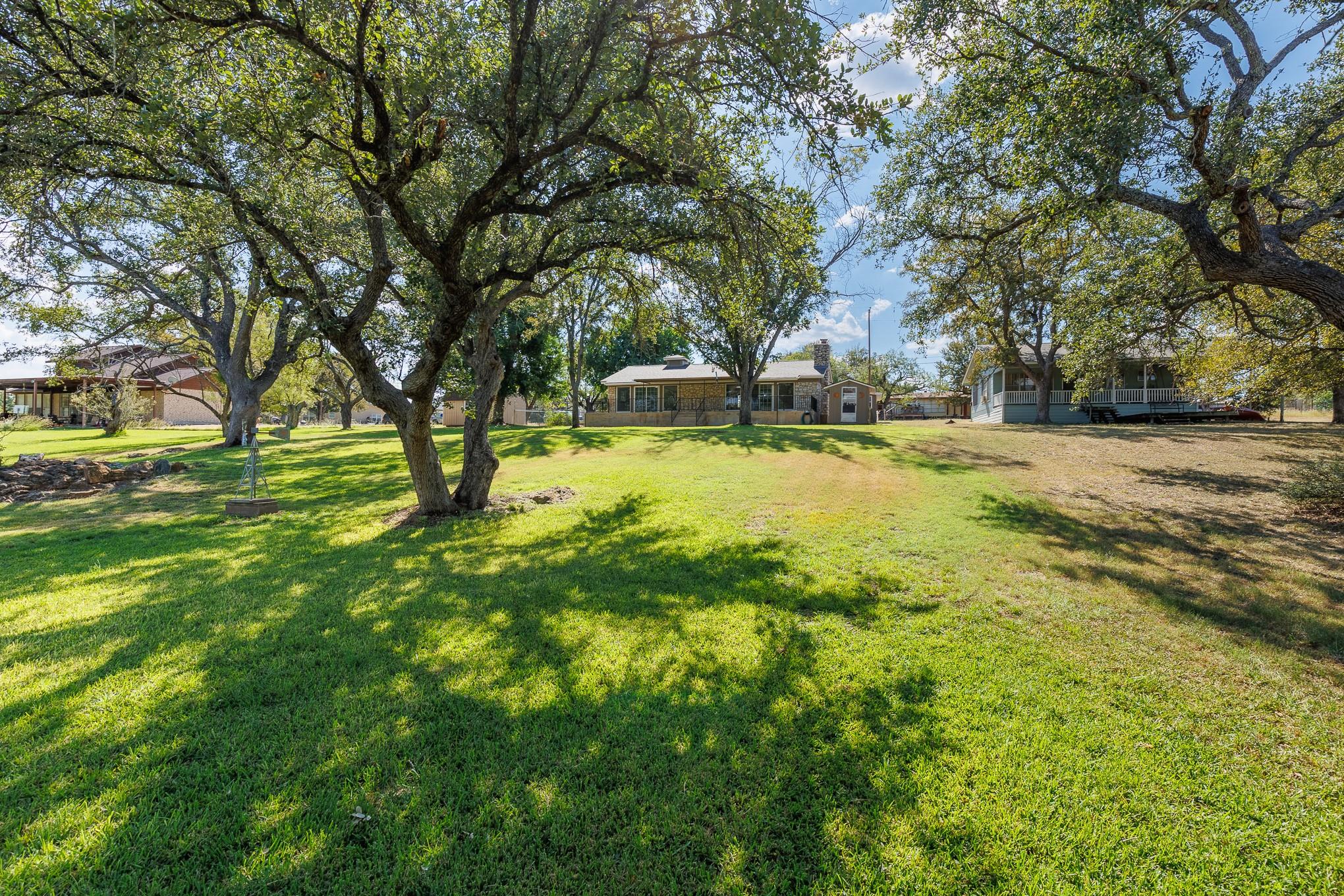 142 Lakeshore DR