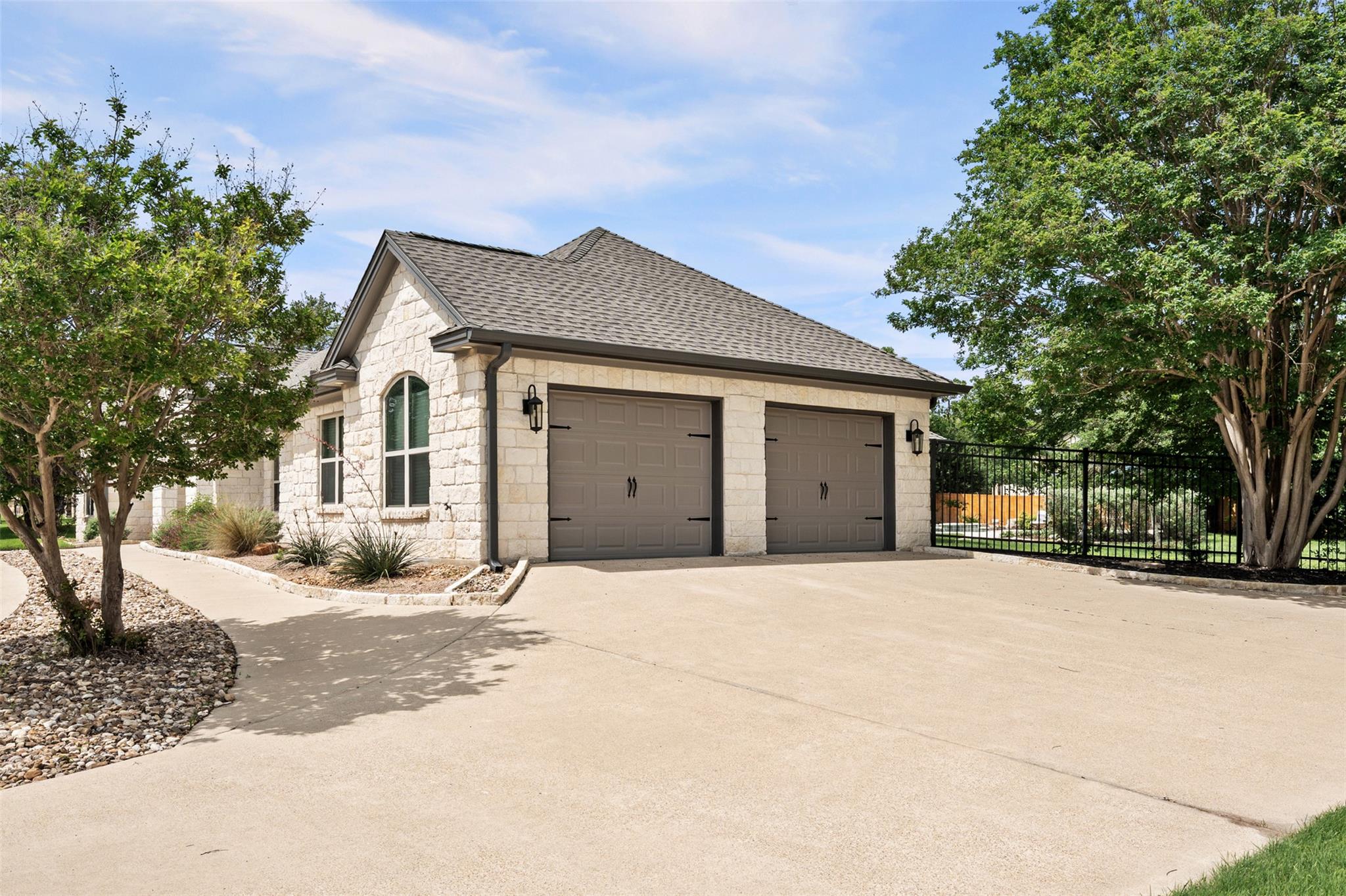 4950 Lago Vista DR