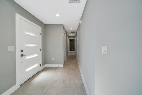 Tiny photo for 2610 CARNARVON LN #Apt B, Austin, TX 78704 (MLS # 8845353)