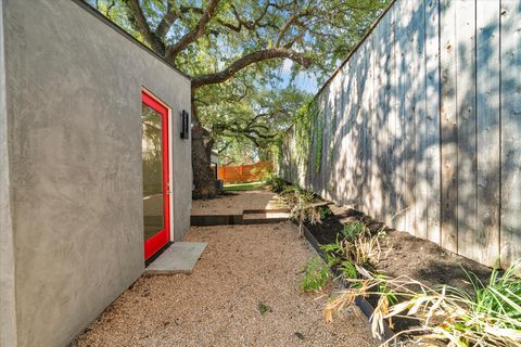 Tiny photo for 2610 CARNARVON LN #Apt B, Austin, TX 78704 (MLS # 8845353)