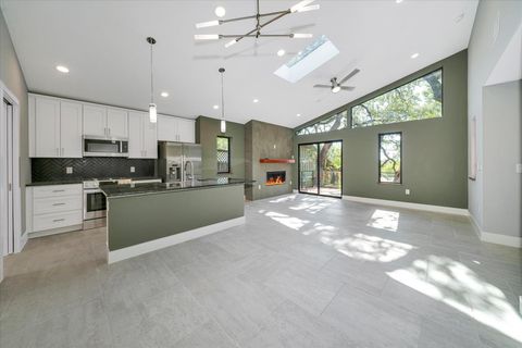 Tiny photo for 2610 CARNARVON LN #Apt B, Austin, TX 78704 (MLS # 8845353)