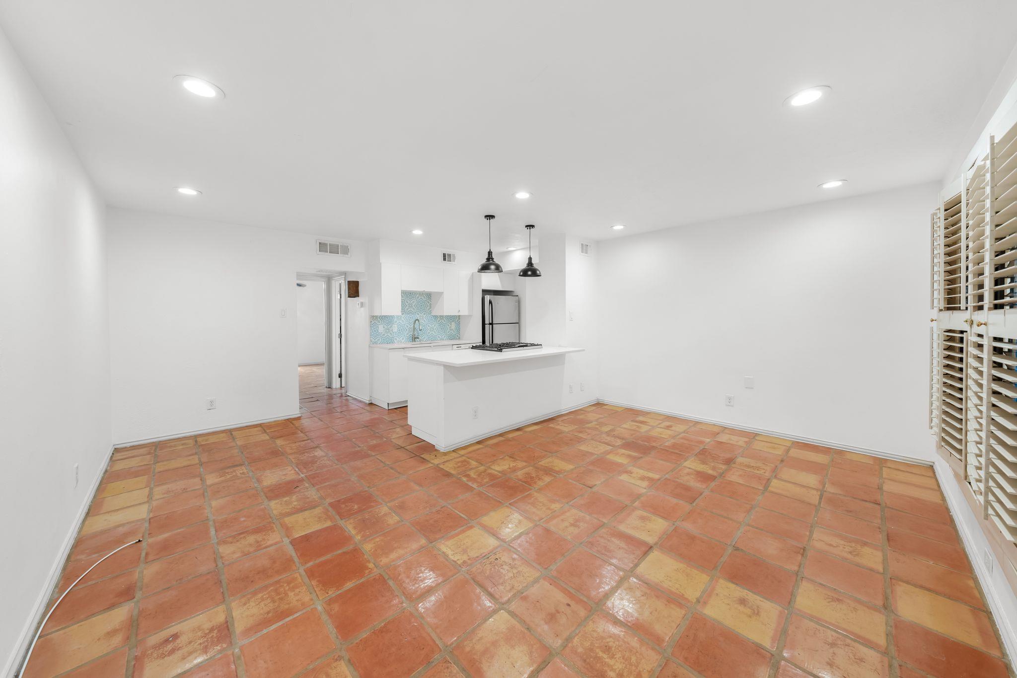 505 W 7th ST 114
