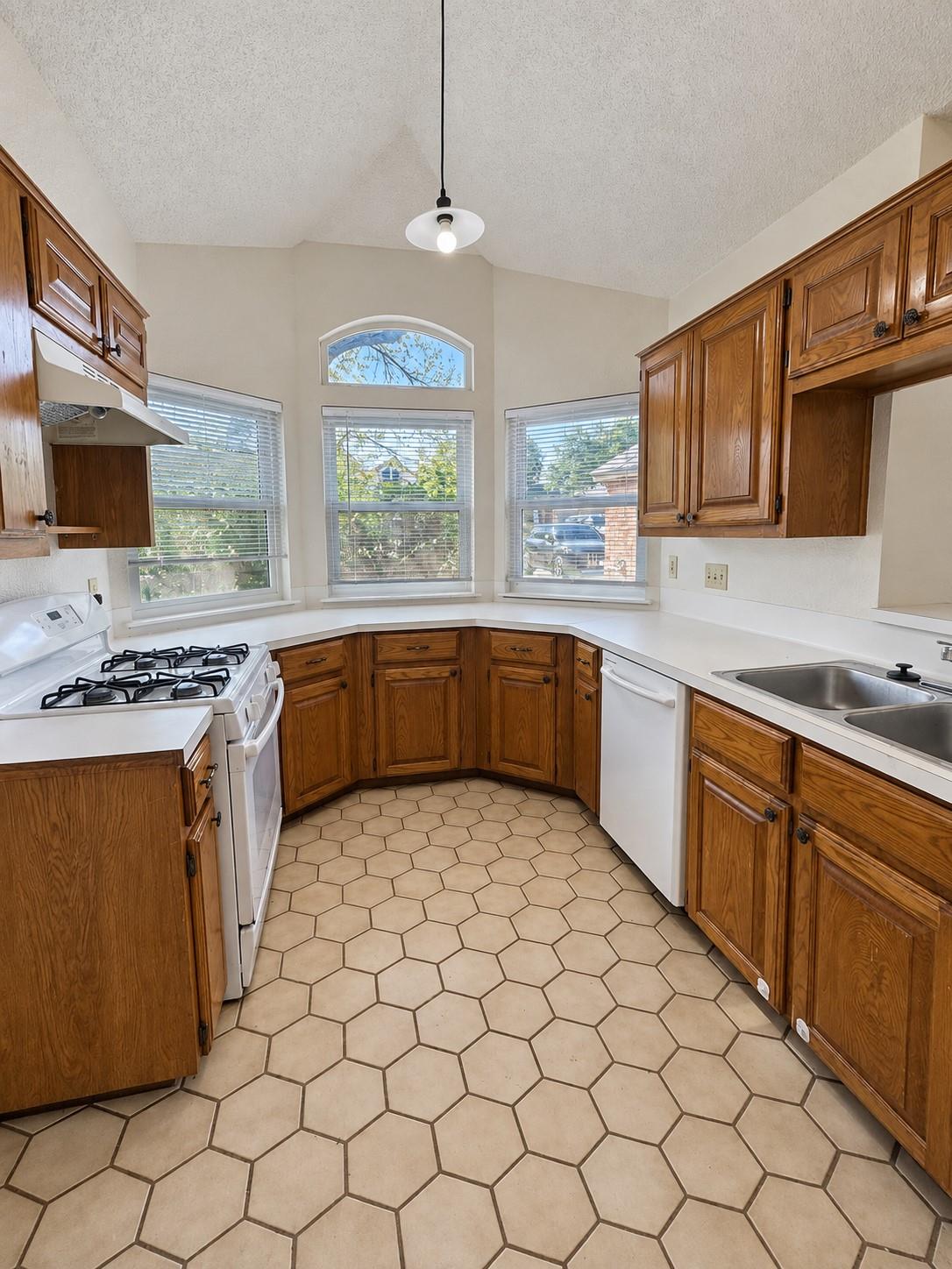 2118 Elder PL