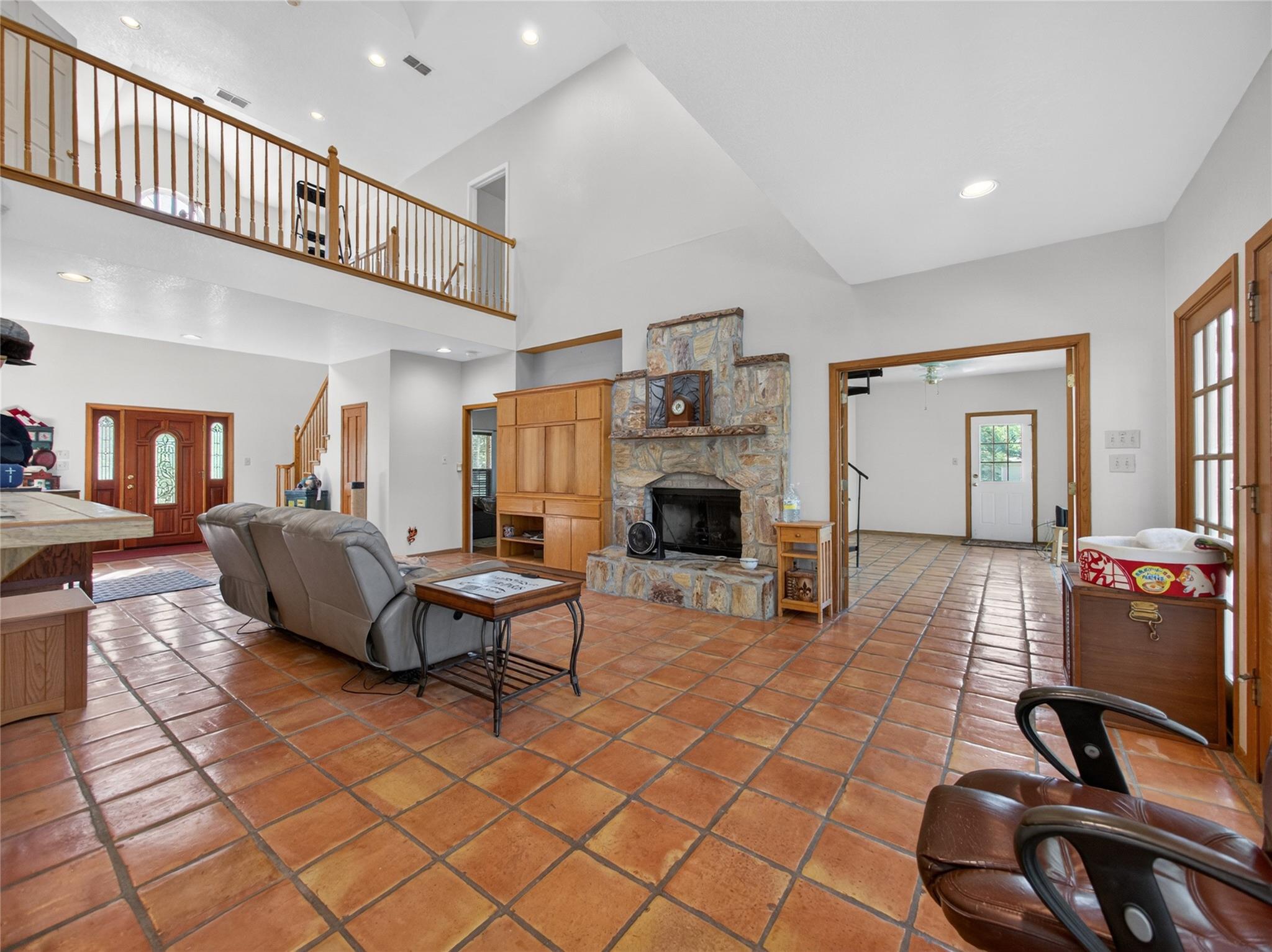 613 Breakaway RD