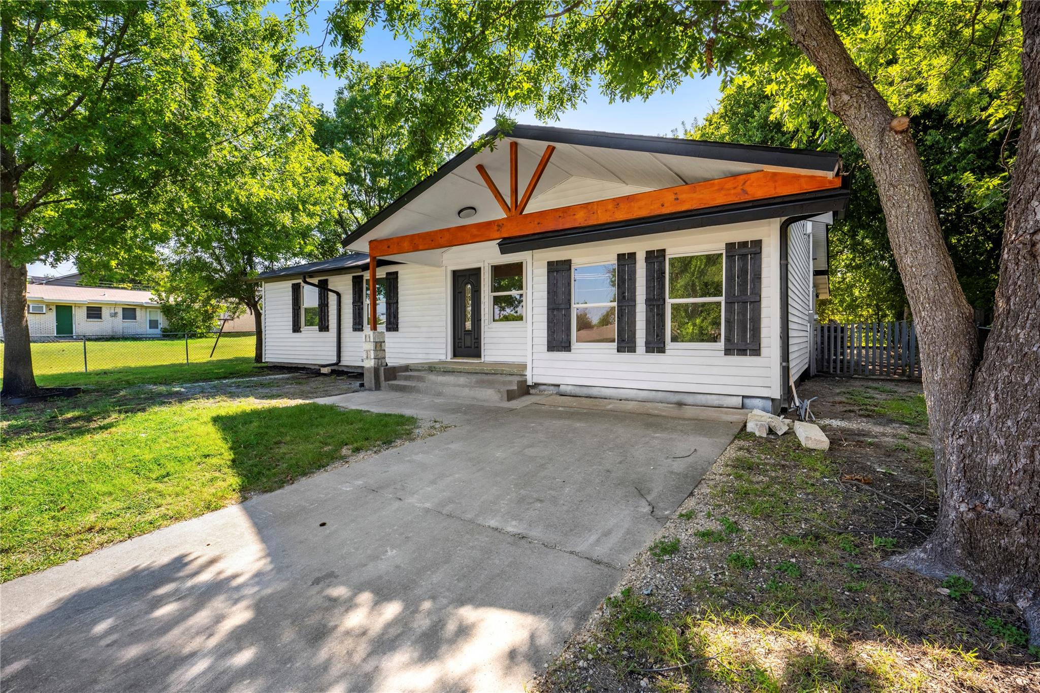 306 Margaret Lee ST
