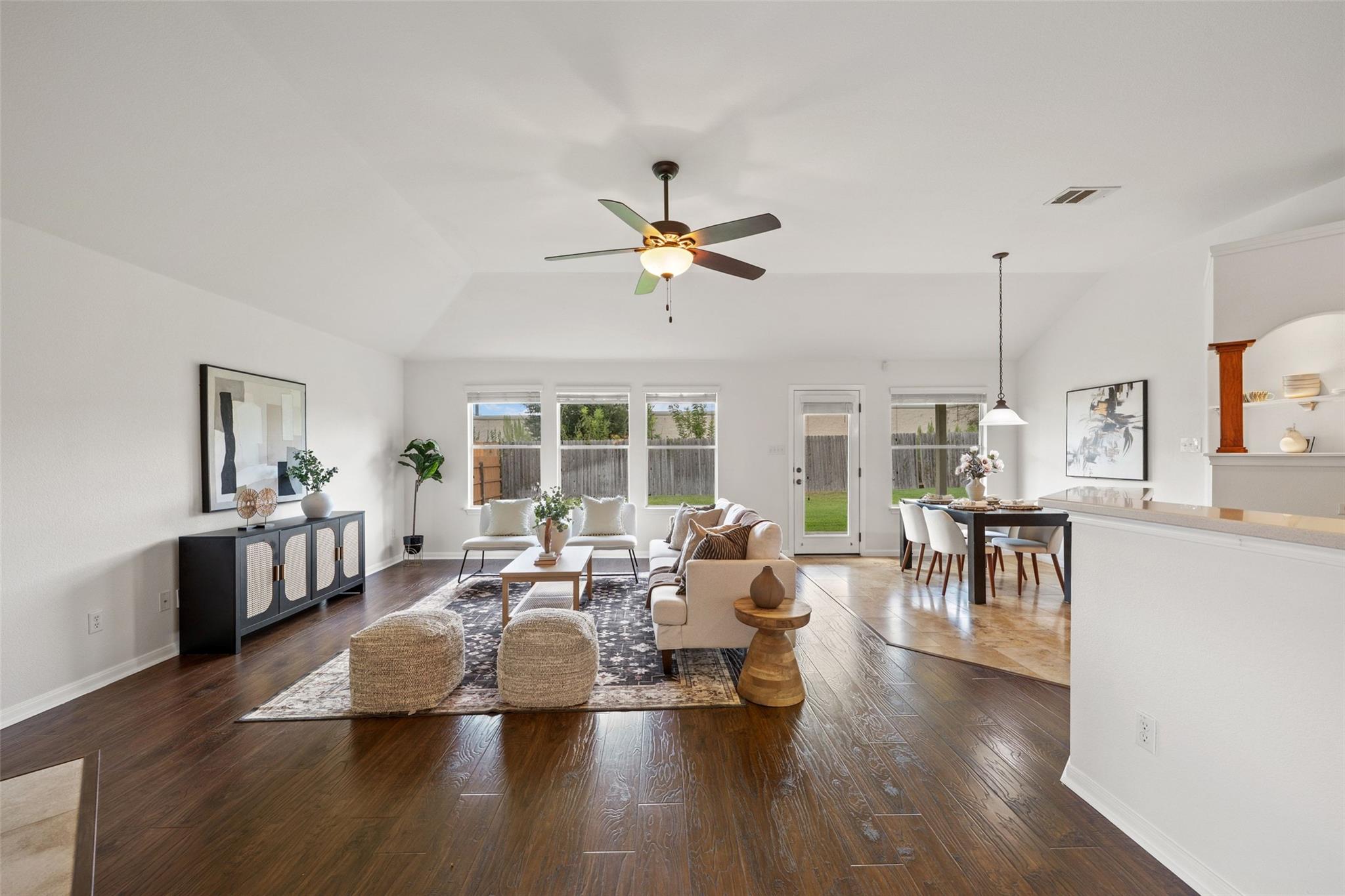 912 Abbeyglen Castle DR