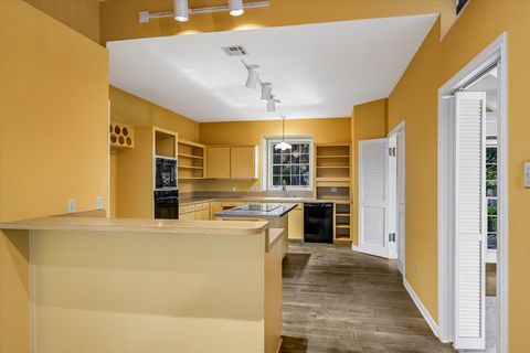 Tiny photo for 705 Windsong TRL, West Lake Hills, TX 78746 (MLS # 9009904)