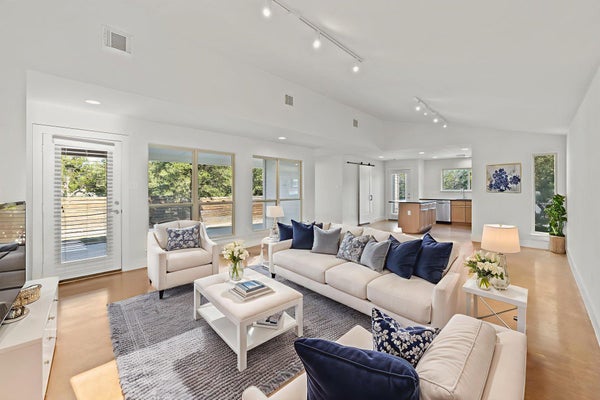 2304 RAIN WATER DR, AUSTIN, TX 78734 - Image 080b3c907ee3ea4e2f7f76aeb4578622/1032884303