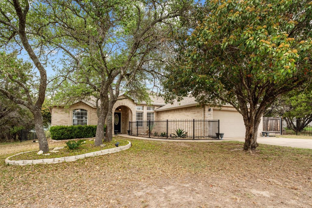 Photo for 4906 Thunderbird DR, Lago Vista, TX 78645 (MLS # 9707131)