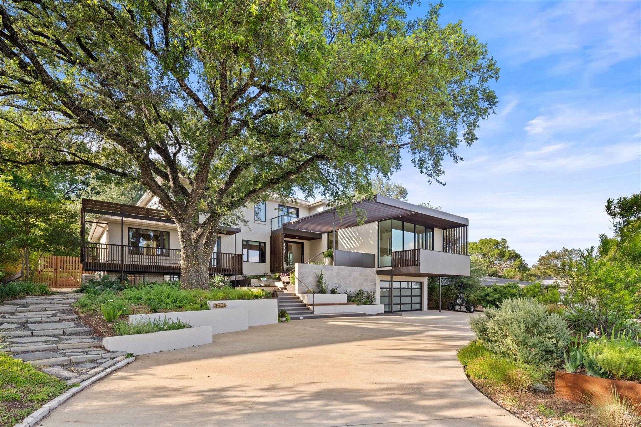 4906 Balcones DR