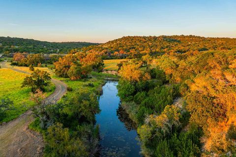 161 E Flach RD Comfort TX 78013