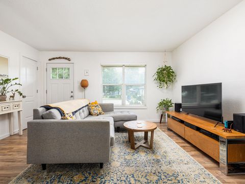 1205 Begonia TER Austin TX 78741