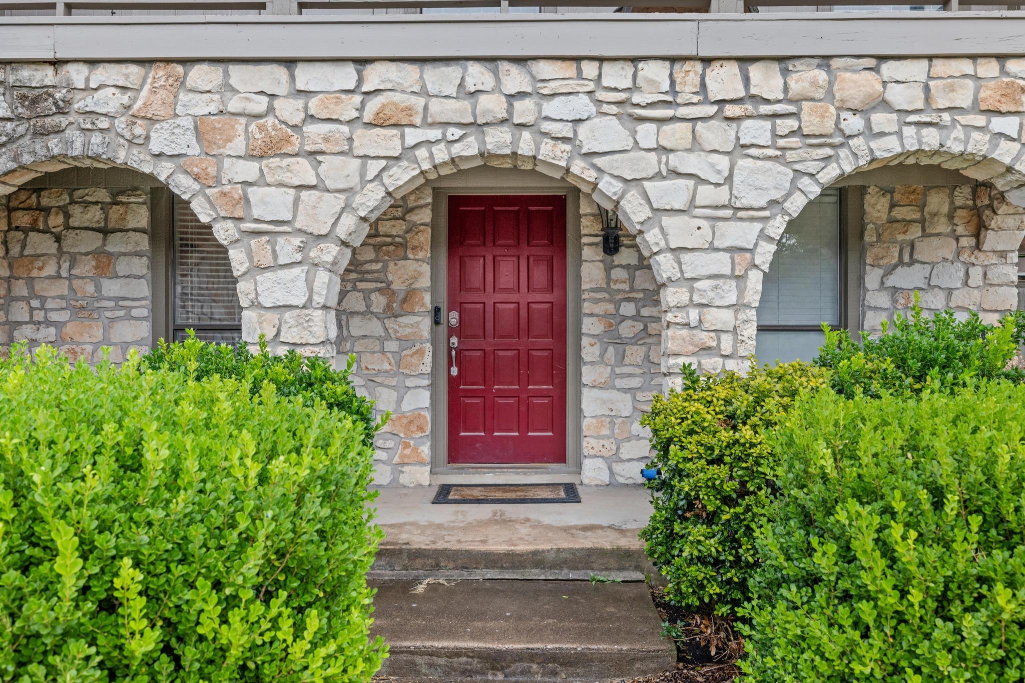 1303 Creekview DR