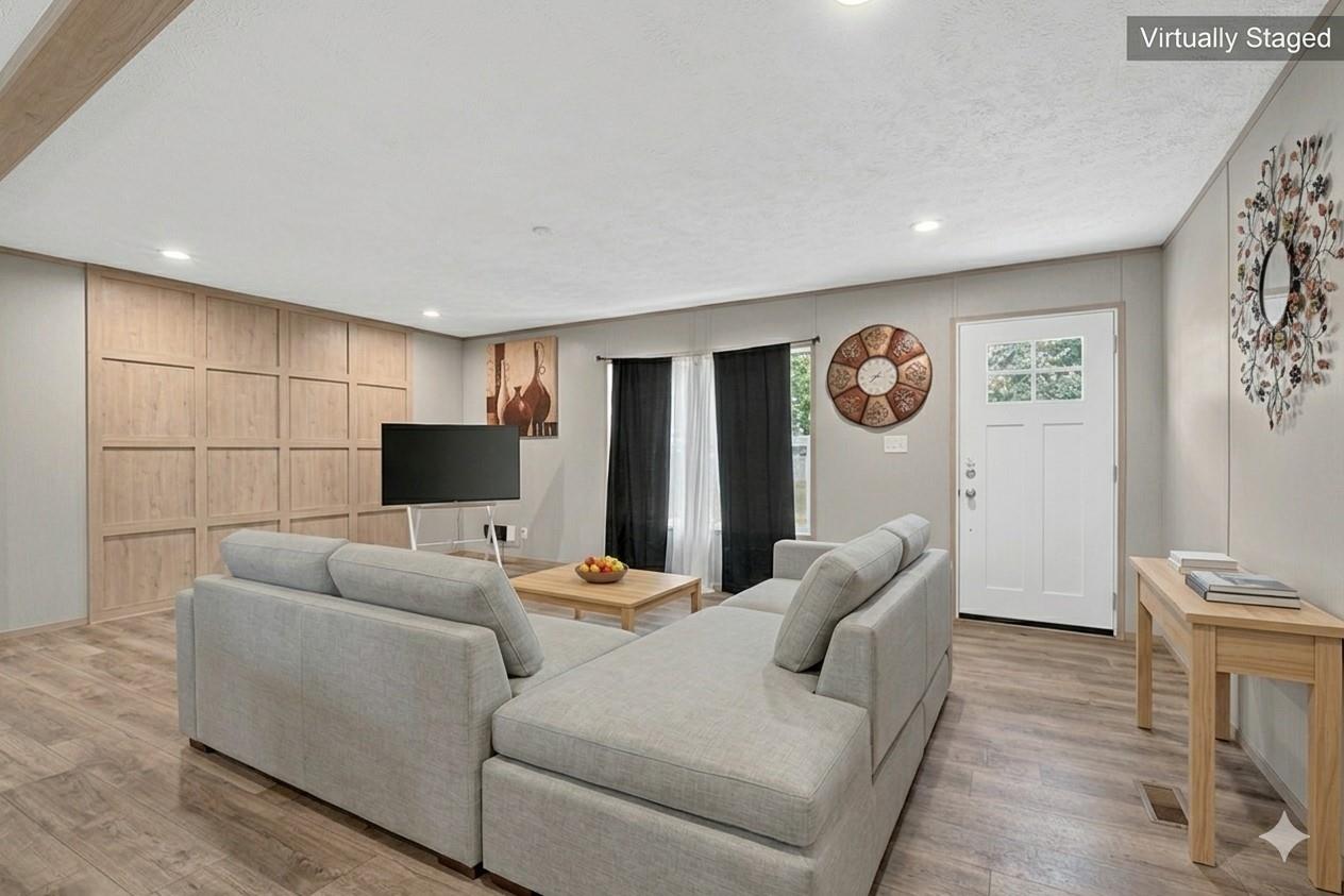 908 Yegua DR