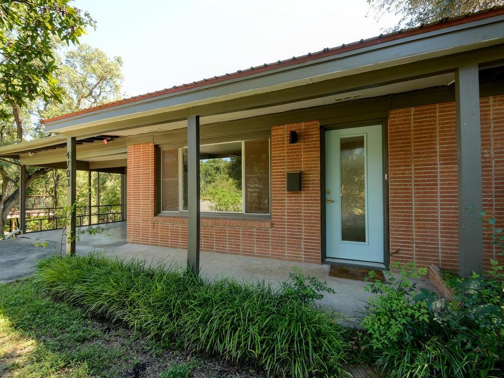 Photo 1 of 26 — 4703 Hilwin CIR, Austin, TX 78756