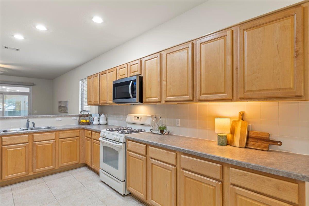 216 Farm Hill DR