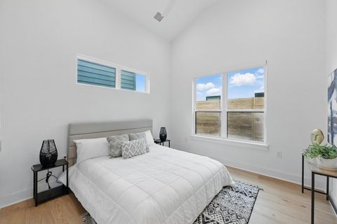 Tiny photo for 2105 SL Davis Ave. #2 St, Austin, TX 78702 (MLS # 1223091)