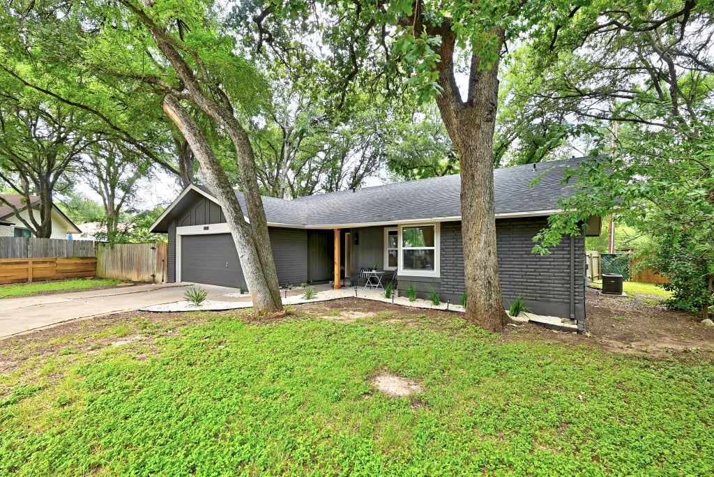 Photo of 12210 Waxwing CIR, Austin, TX 78750 (MLS # 5240677)