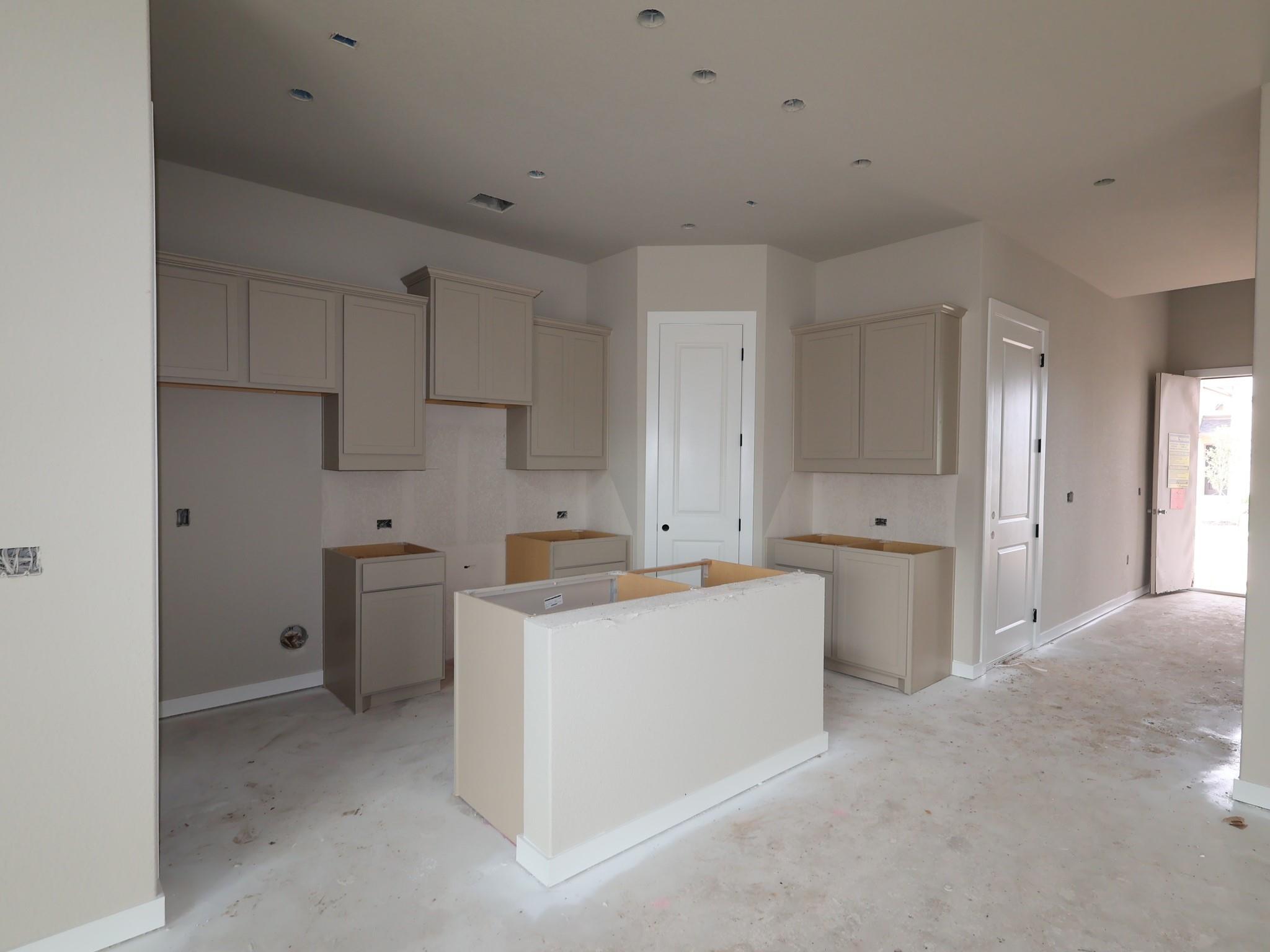 748 Corvallis DR
