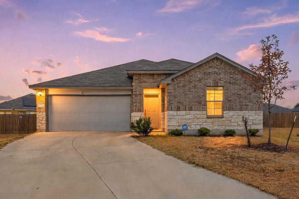 Photo of 1012 Velvet CT, Troy, TX 76579 (MLS # 9495864)