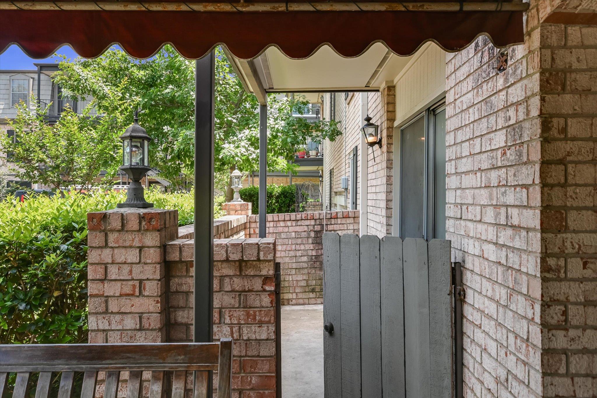 2425 Ashdale DR 32