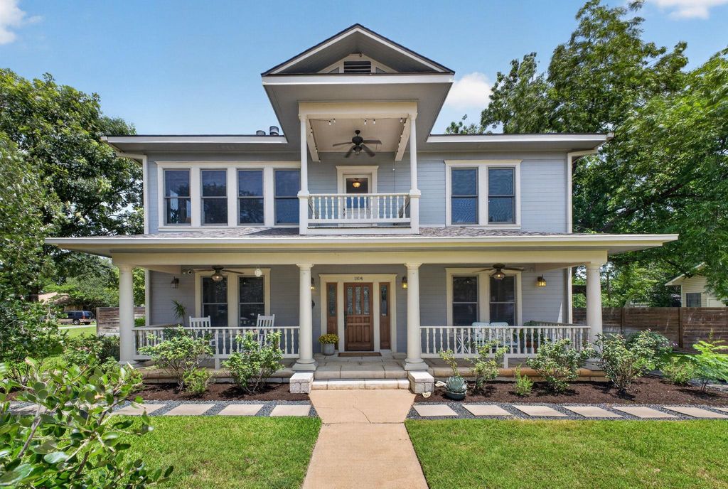 Photo of 1104 E Liberty Ave, Round Rock, TX 78664 (MLS # 3550251)