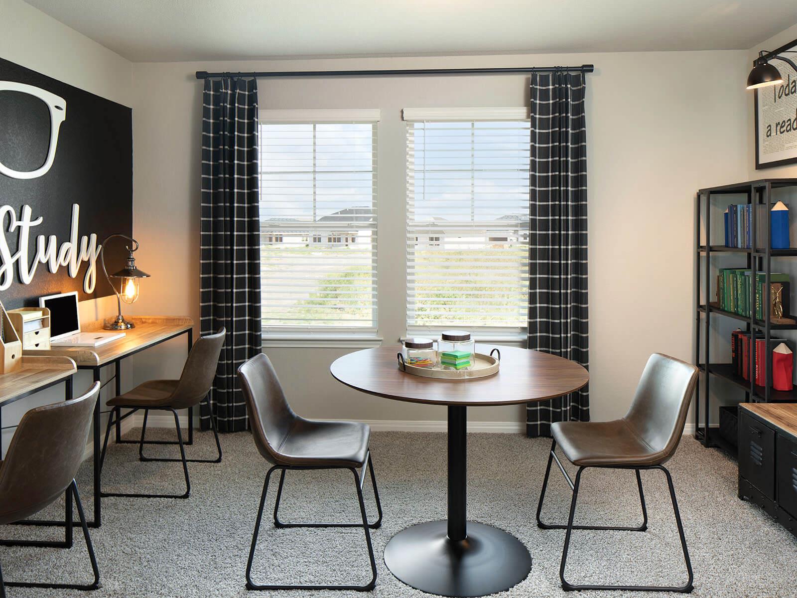 121 Coopers Hawk CRST