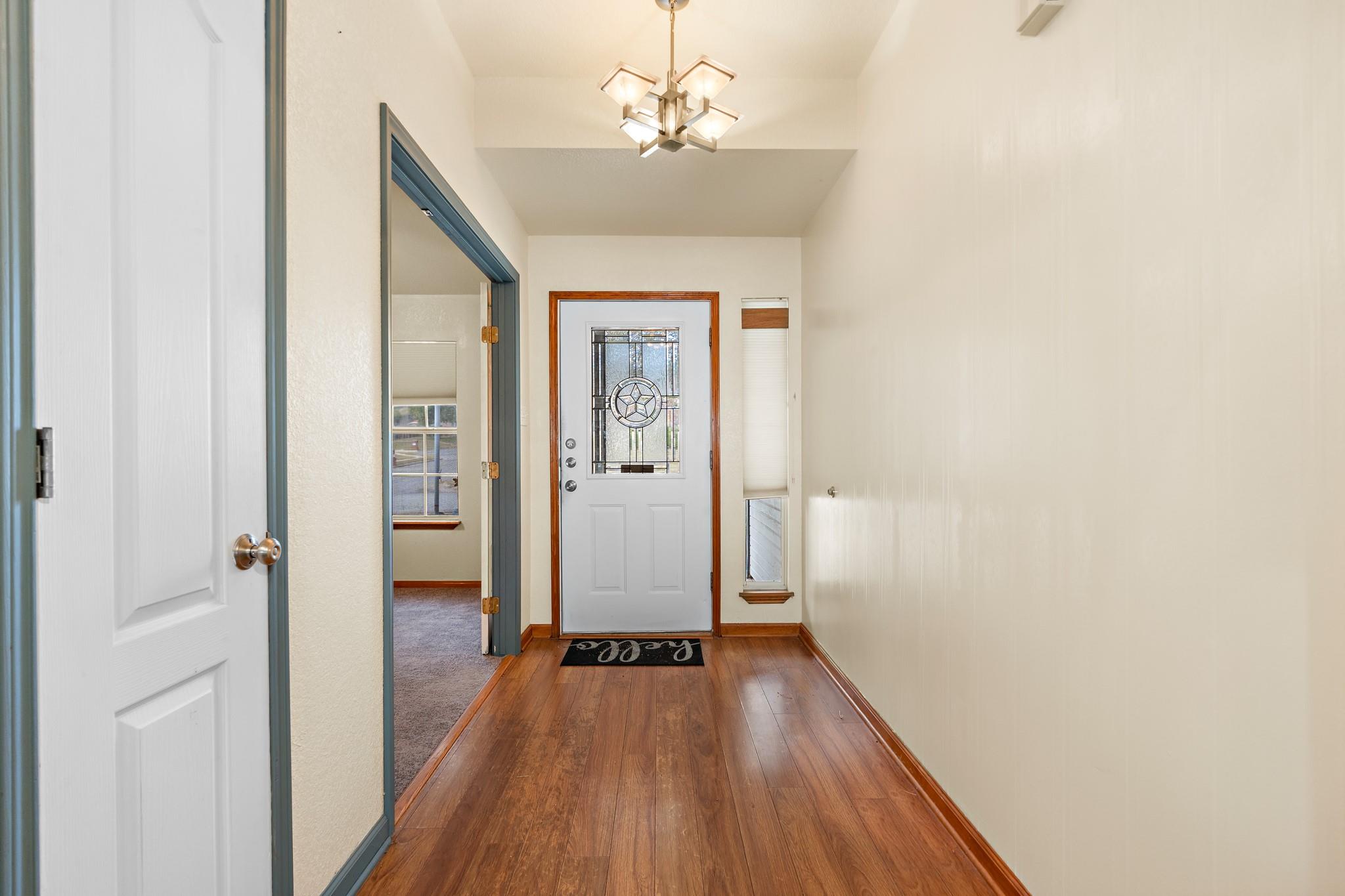 711 Mueller ST