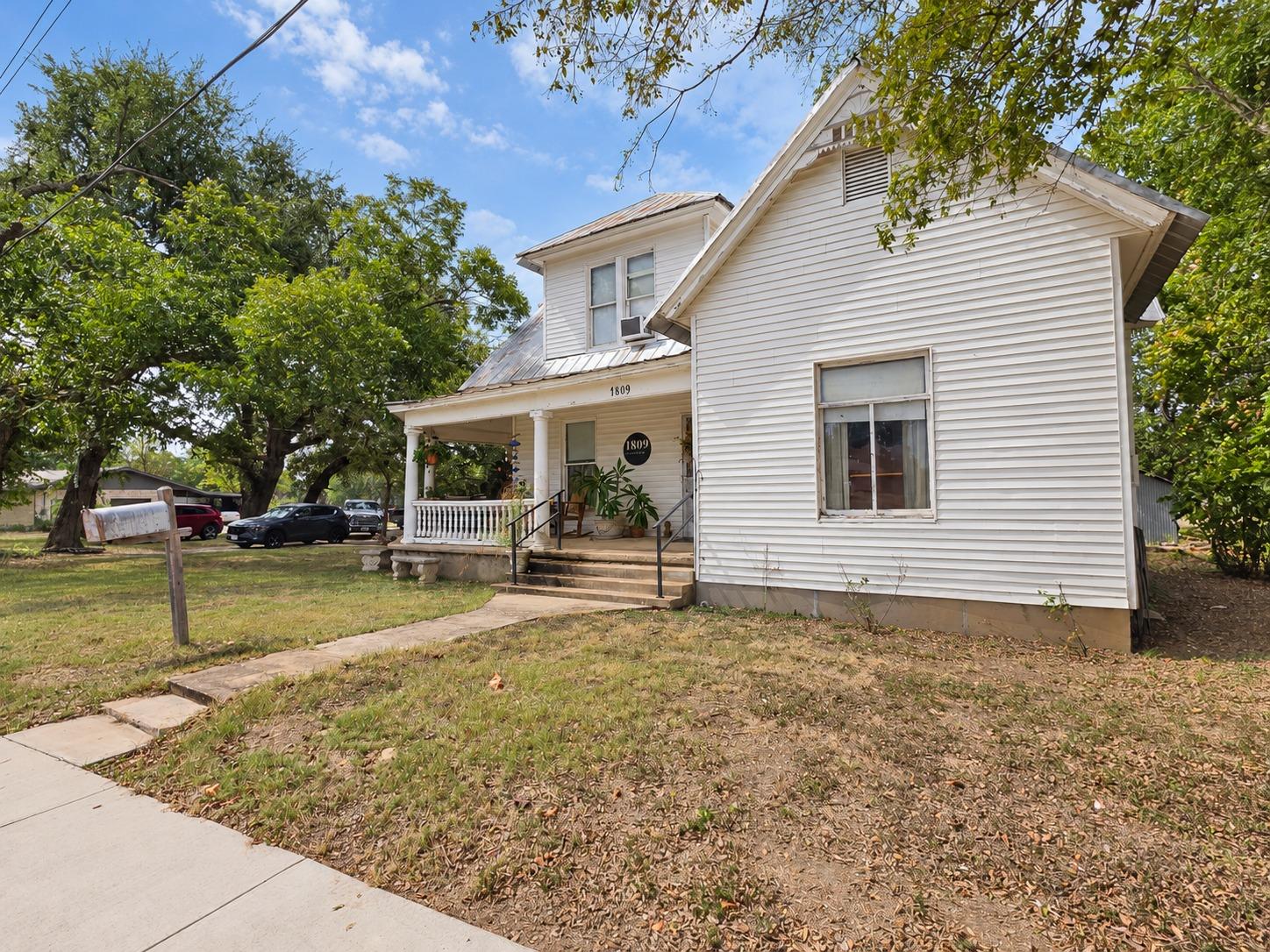 1809 Main ST