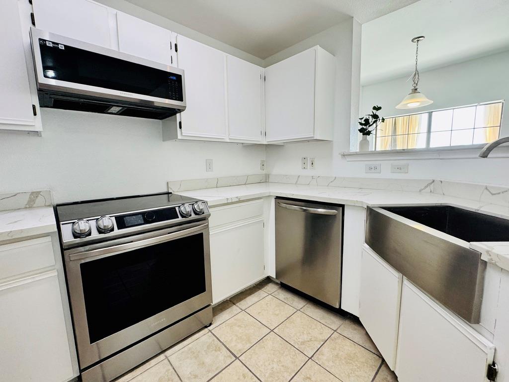 2320 Gracy Farms LN 1432