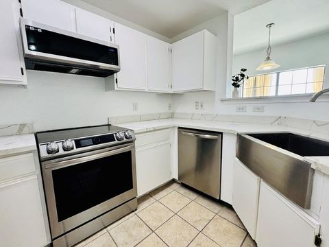 Photo of 2320 Gracy Farms LN #1432, Austin, TX 78758 (MLS # 9455415)