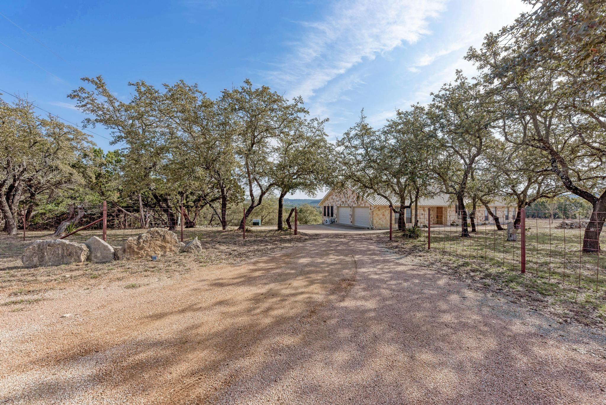 817 Mountain Creek RD