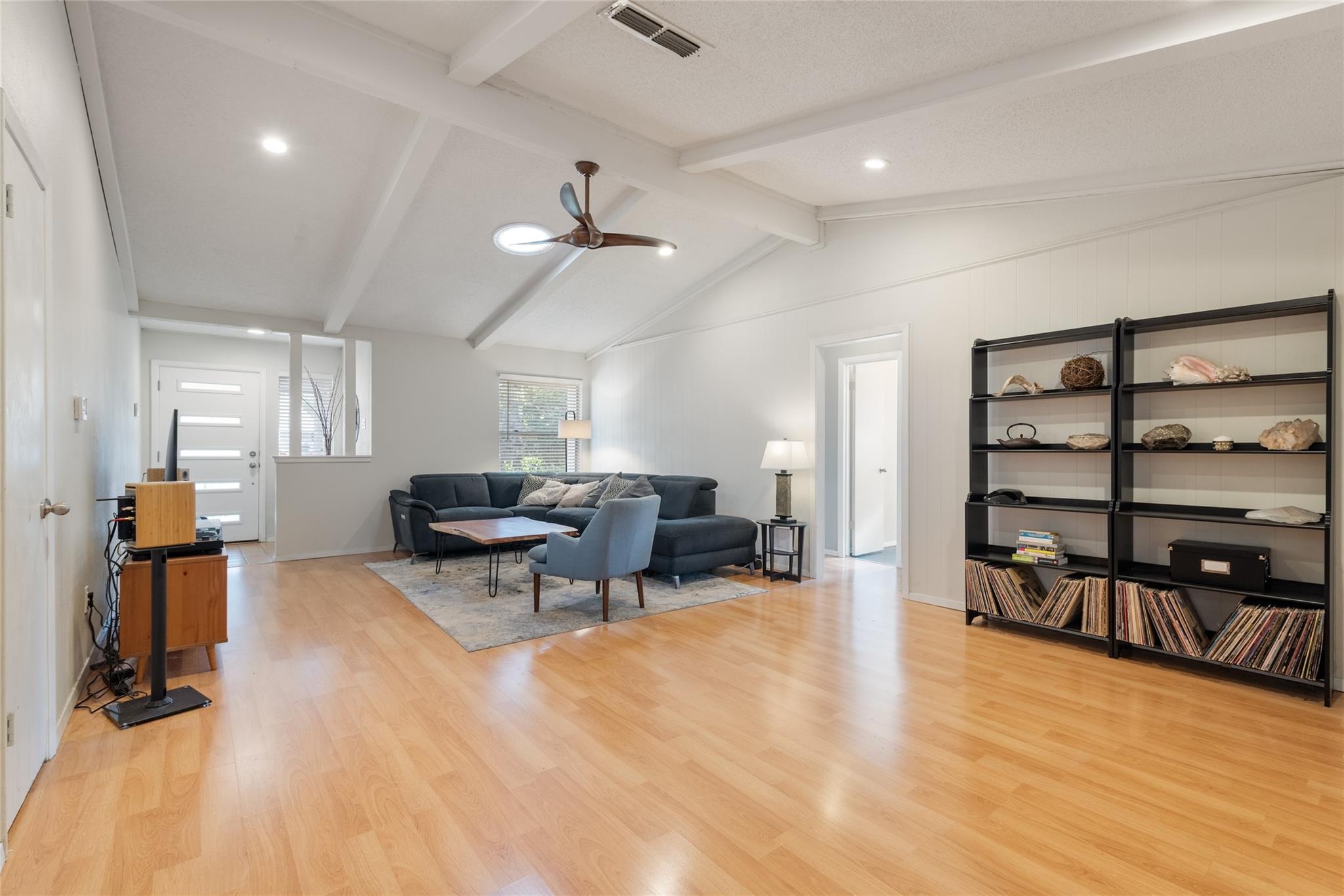 7202 Whispering Winds DR