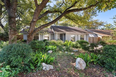 7202 Whispering Winds DR Austin TX 78745