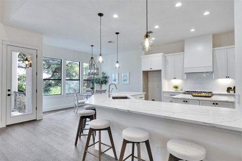 Tiny photo for 13601 Montview DR, Austin, TX 78732 (MLS # 4843984)