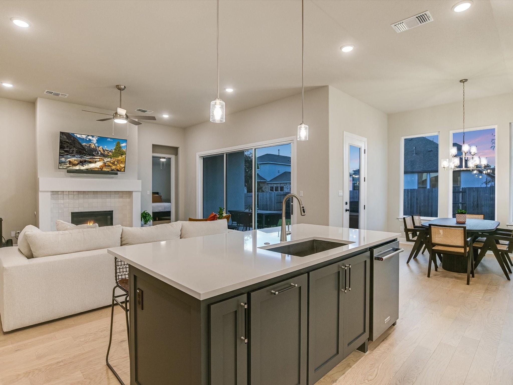 Dripping Springs, Texas 78620, United States, 4 Bedrooms Bedrooms, ,3 BathroomsBathrooms,Residential,Active,28839