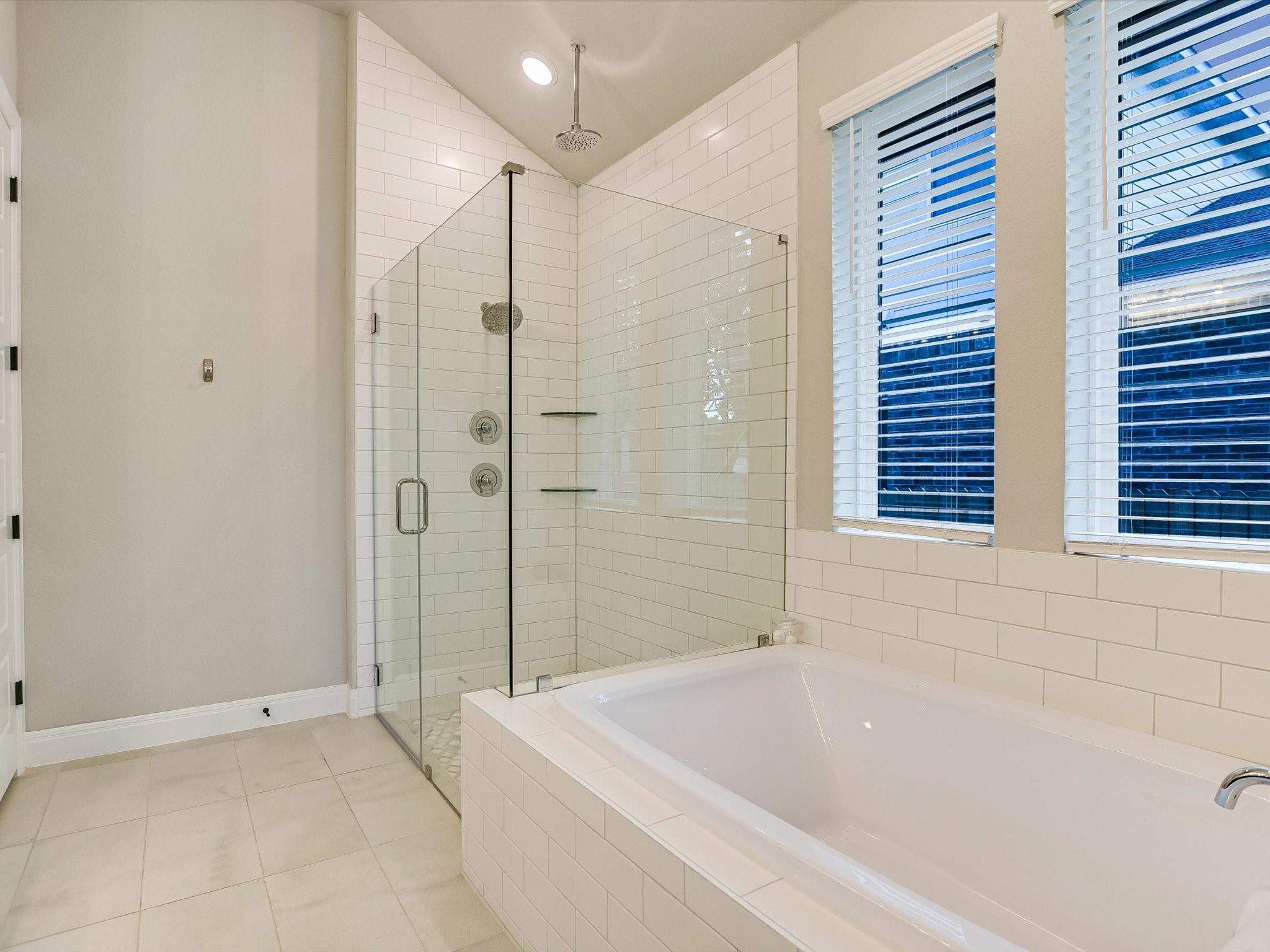 Dripping Springs, Texas 78620, United States, 4 Bedrooms Bedrooms, ,3 BathroomsBathrooms,Residential,Active,28839