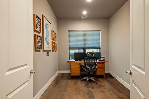 Tiny photo for 8200 Southwest PKWY #306, Austin, TX 78735 (MLS # 7026875)