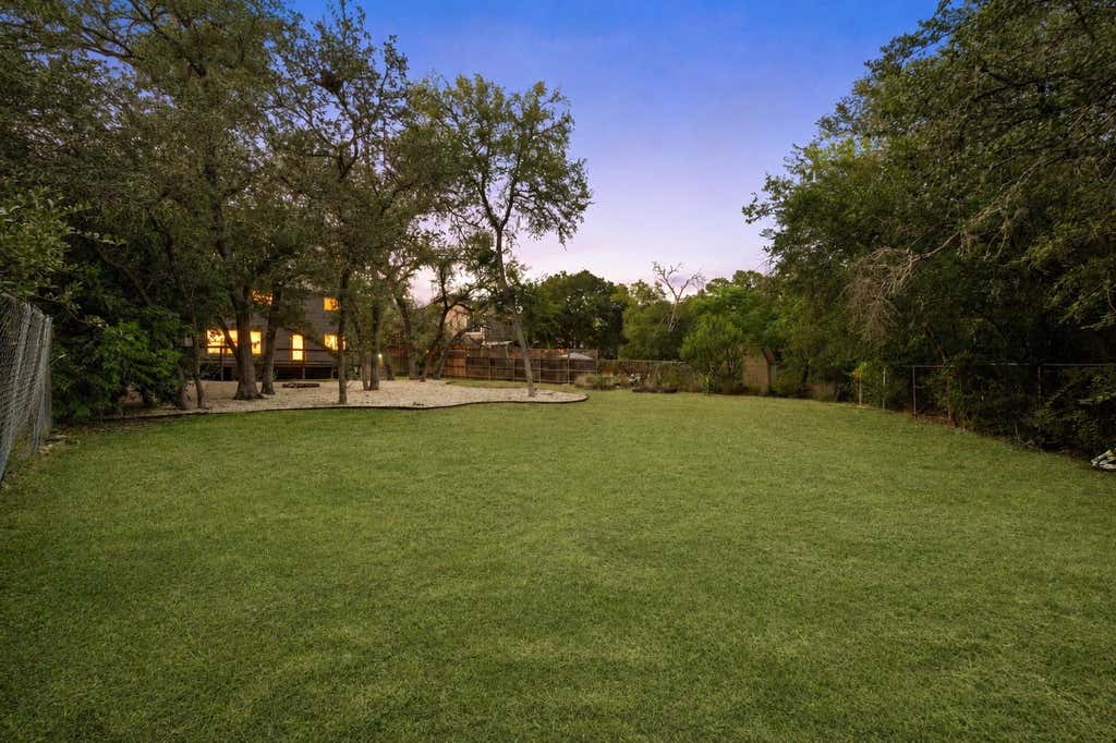 Photo of 7819 Palacios DR, Austin, TX 78749 (MLS # 2671253)