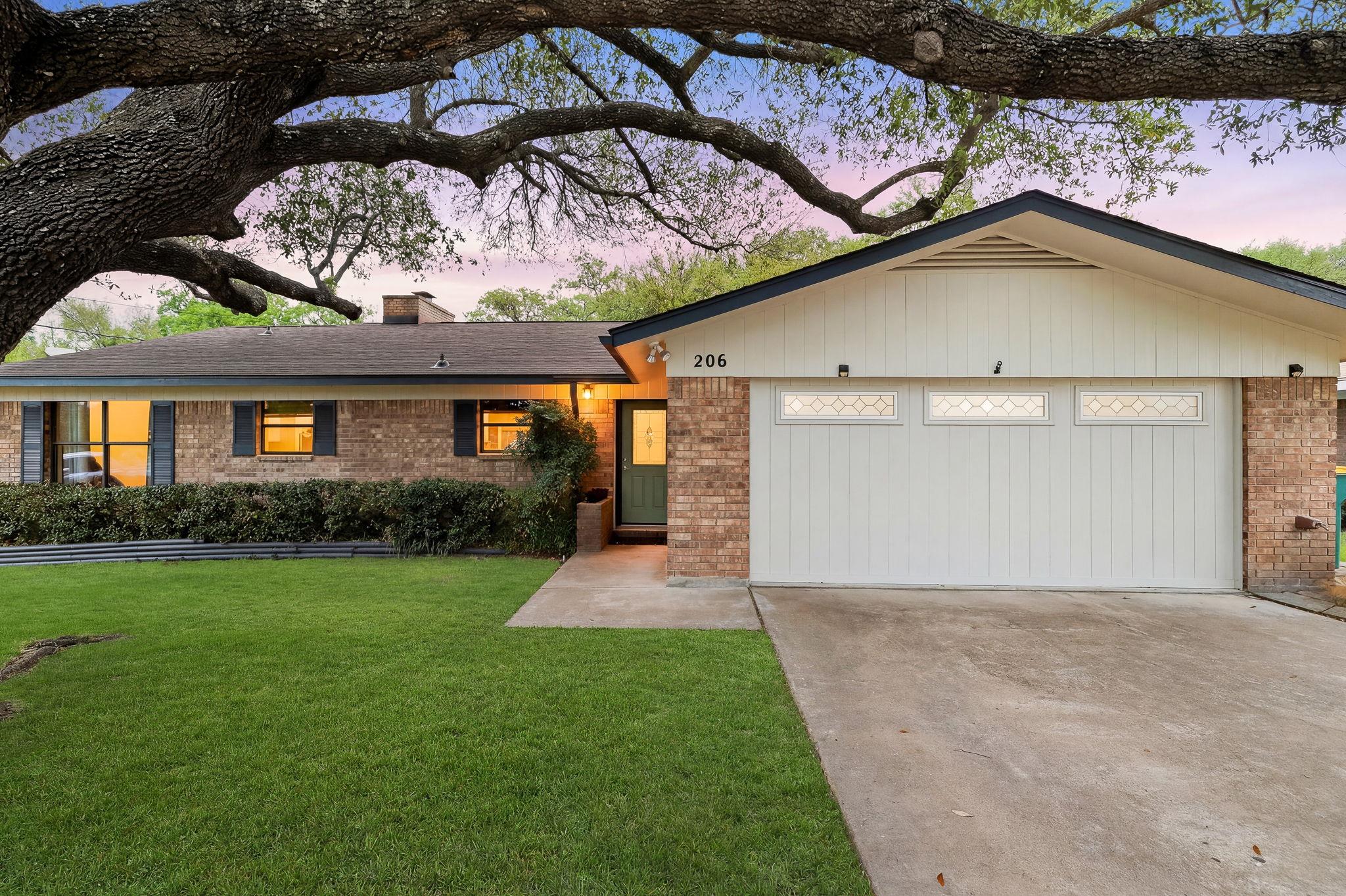 206 E Pheasant RD