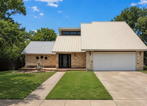 Photo of 302 Meadow Creek DR, Pflugerville, TX 78660 (MLS # 1908300)