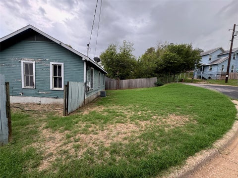 Tiny photo for 2503 Walter ST, Austin, TX 78702 (MLS # 3719457)