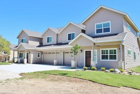 5217/5215 Bell Springs RD Dripping Springs TX 78620