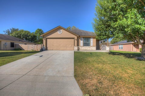 Photo of 2042 Dragon TRL, New Braunfels, TX 78130 (MLS # 1106903)