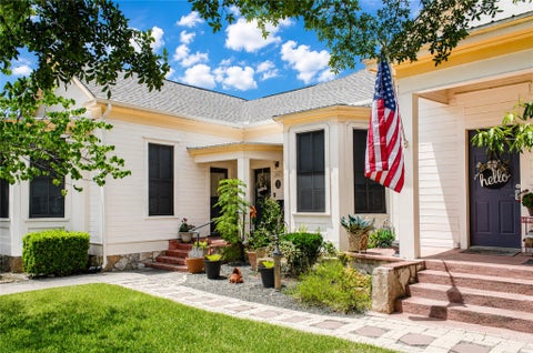 Photo of 208 S Blair ST, Round Rock, TX 78664 (MLS # 4128139)