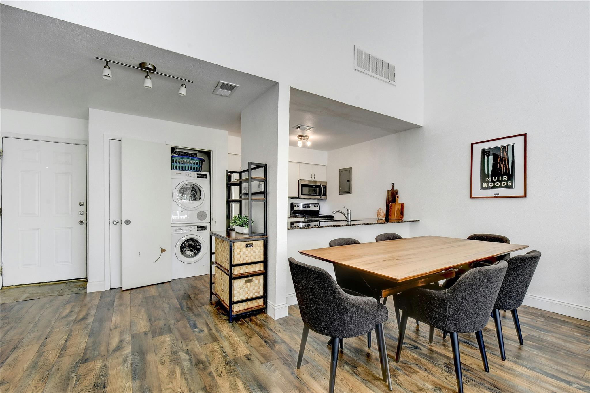 1818 S Lakeshore BLVD 30