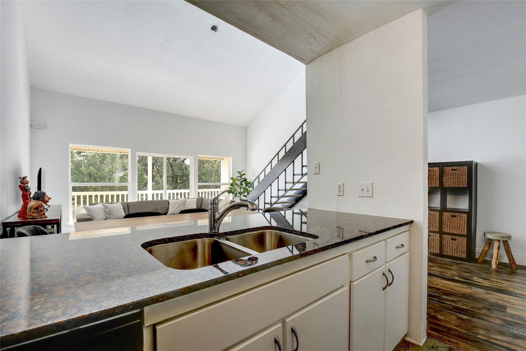 1818 S Lakeshore BLVD 30