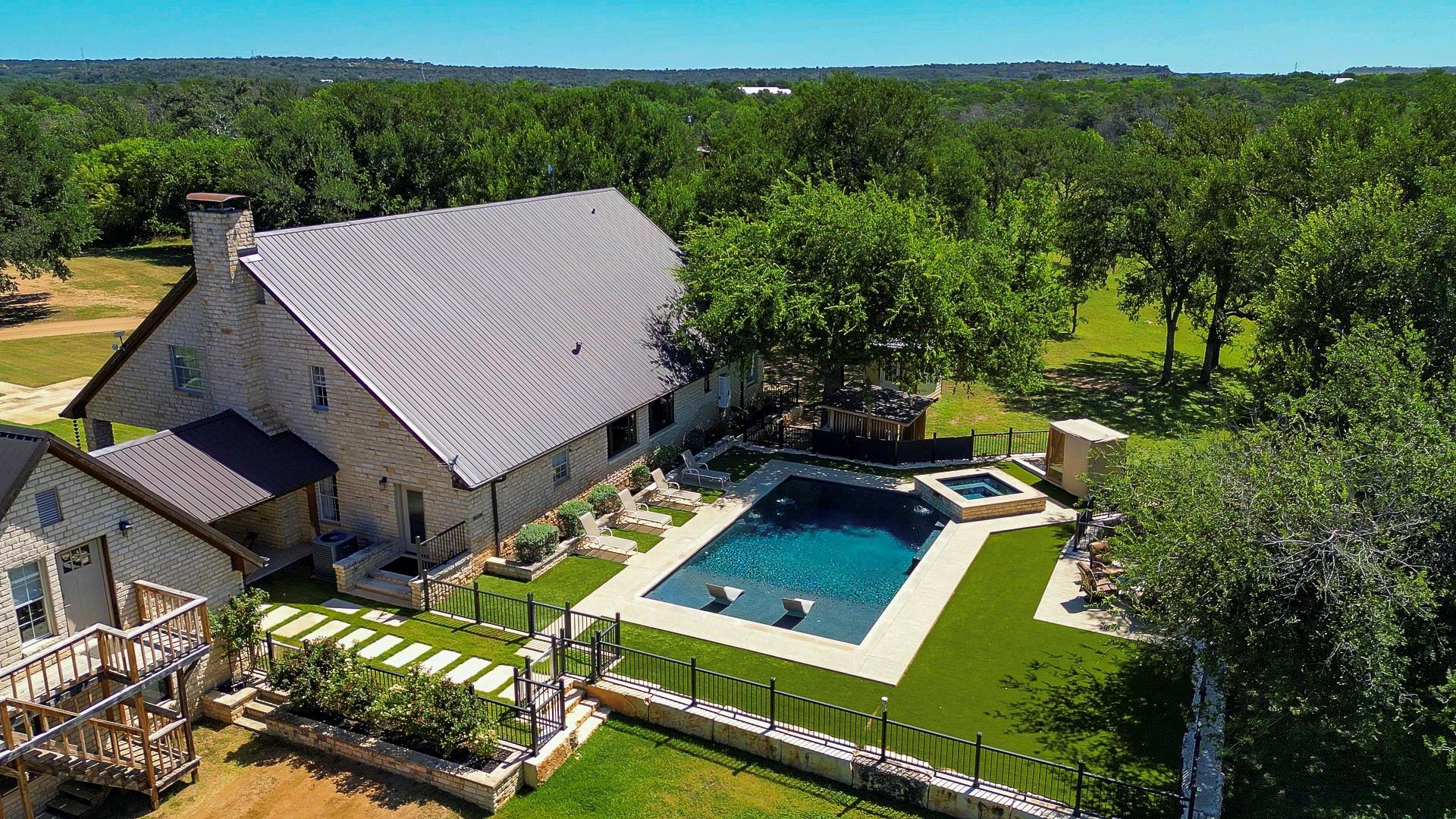150 Shady LN
